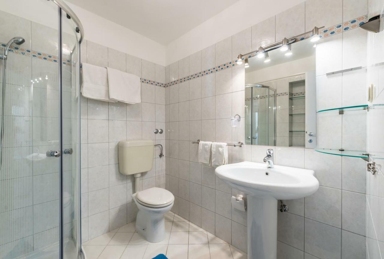 Luxury 1 Bedroom Apartment In ראבץ מראה חיצוני תמונה